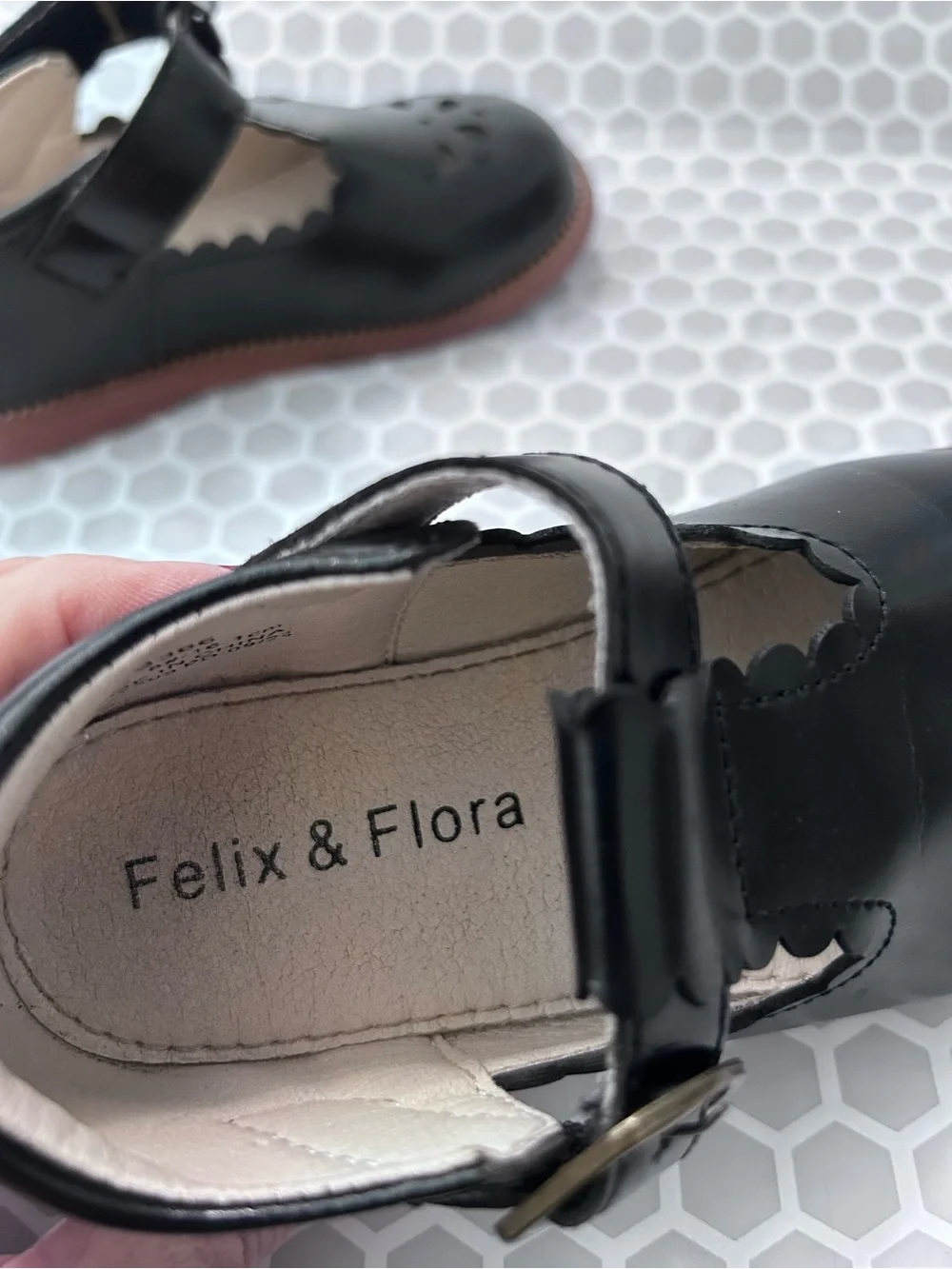 Felix & Flora elegant black